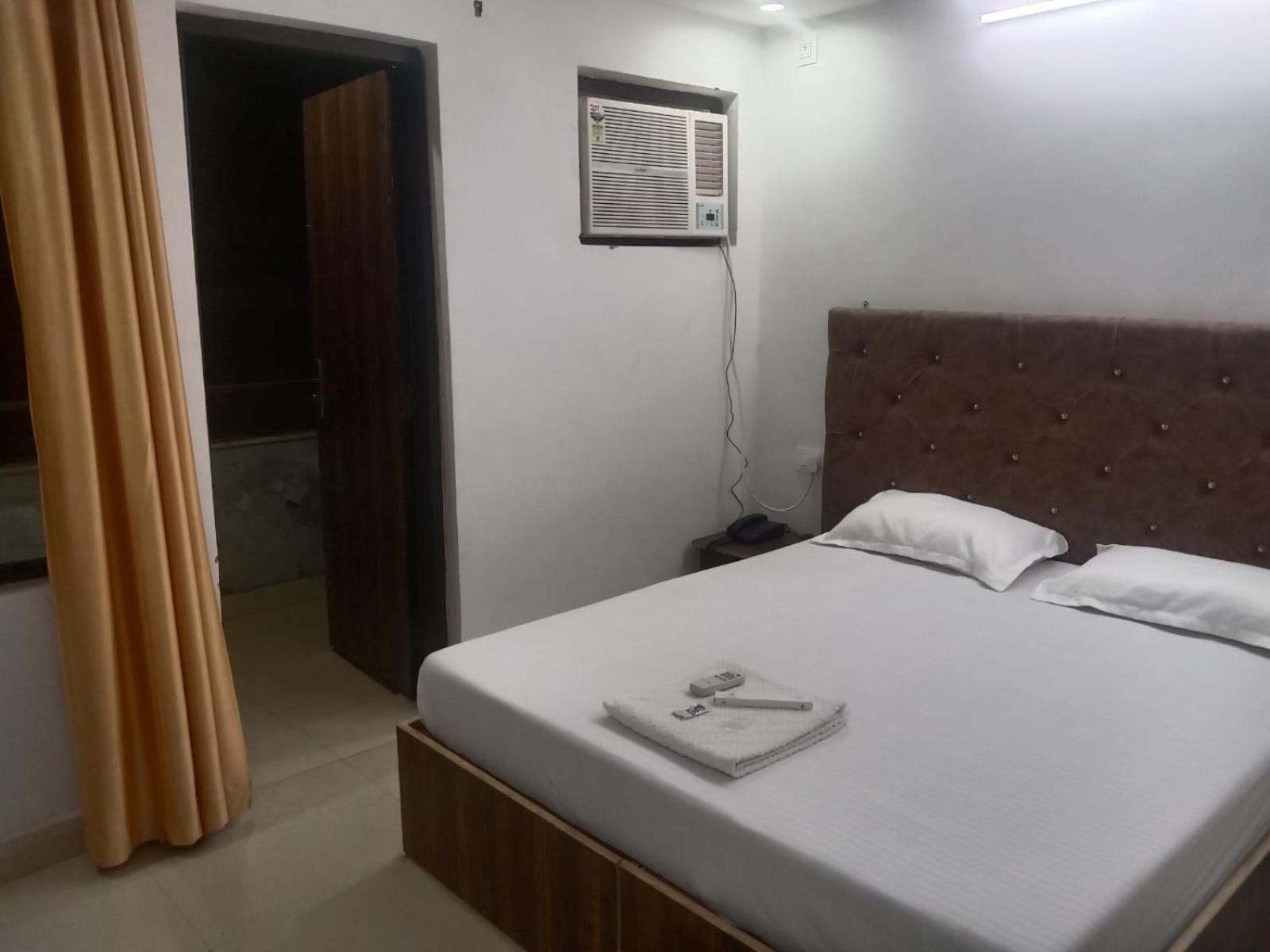 Shanti Residency Bed & Breakfast *